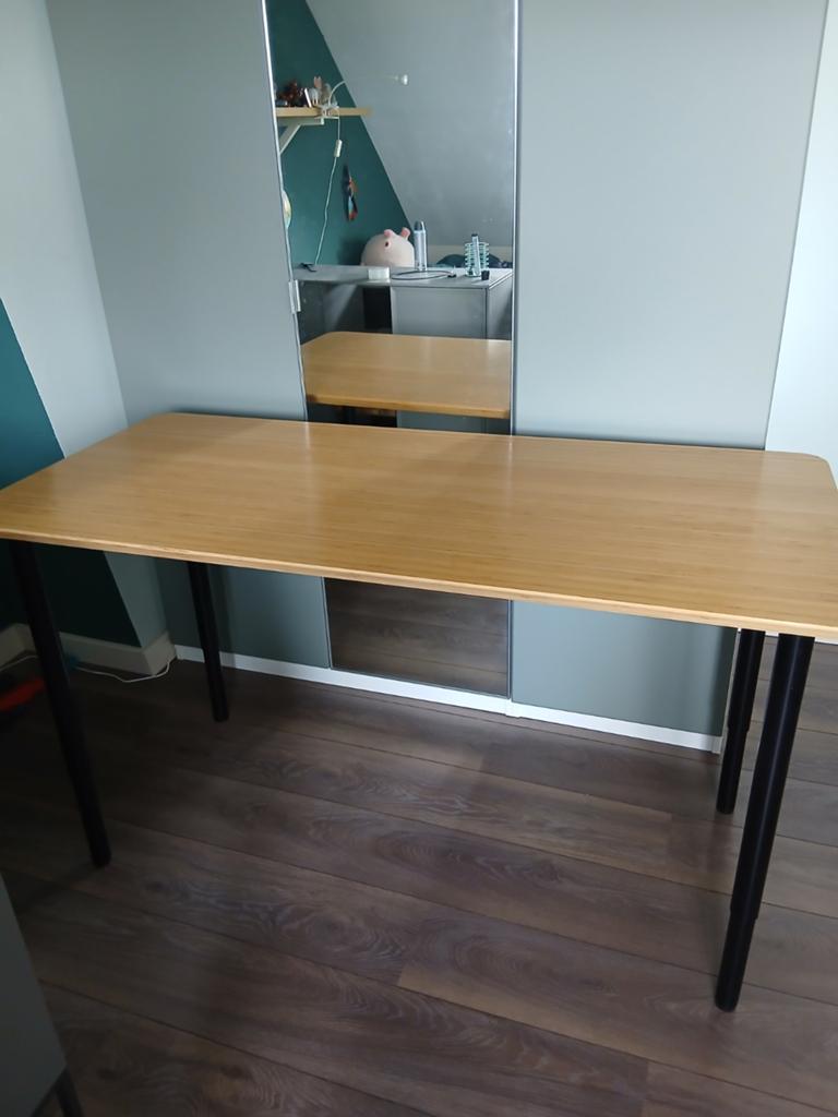 Ikea Hilver, bamboe bureau met zwart metalen poten, Hout, Bruin, Ophalen of Verzenden, Zo goed als nieuw