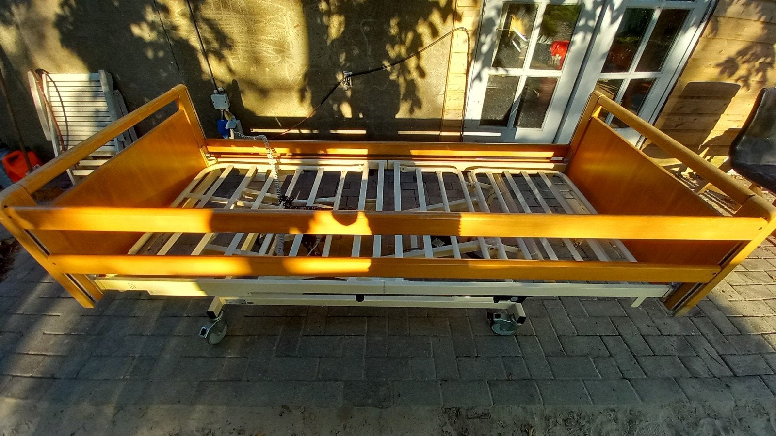 Invacare hoog laag bed, Huis en Inrichting, Slaapkamer | Bedden, Ophalen, Gebruikt, 90 cm, Eenpersoons