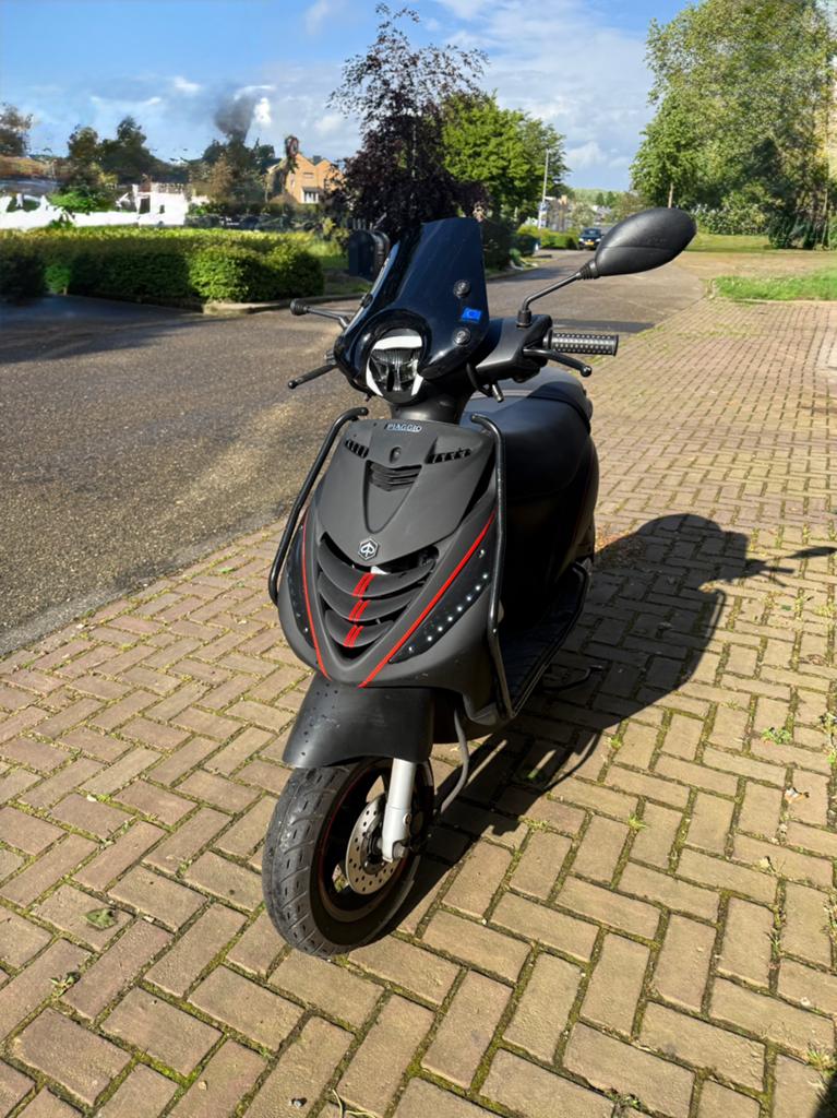 Piaggio Zip SP 2022 50cc 45 km/u, Ophalen, Maximaal 45 km/u, Zip, Zo goed als nieuw