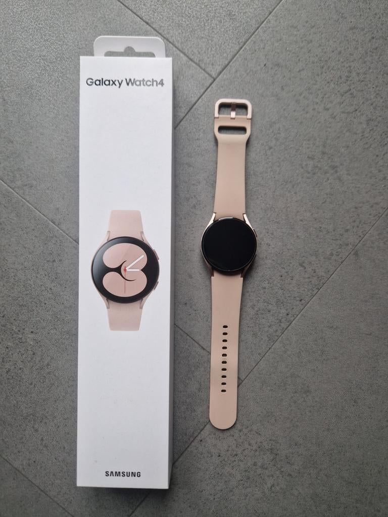Een samsung galaxy watch 4 rosé goud, 40 mm, Sieraden, Tassen en Uiterlijk, Smartwatches, Ophalen, Samsung ⌚️, Zo goed als nieuw