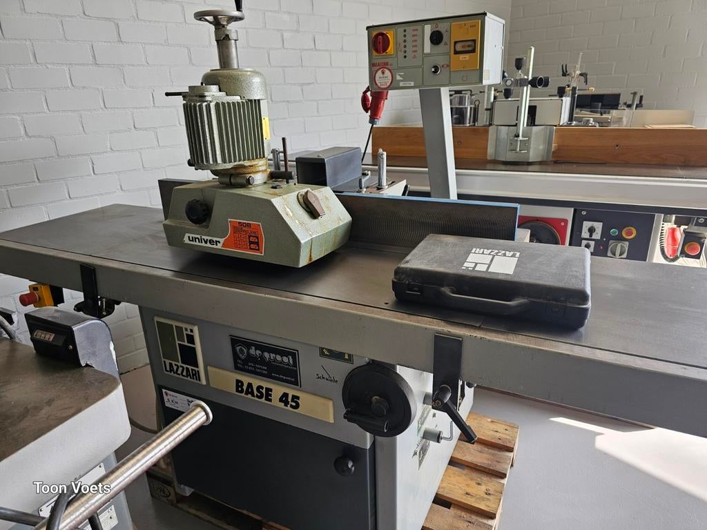 Freesmachine met aanvoerapparraat en Schuininstelbaar, Doe-het-zelf en Verbouw, Gereedschap | Freesmachines, Ophalen, Gebruikt