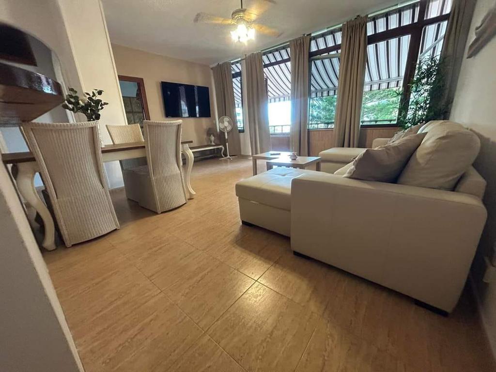 Super appartement in La Carihuela Torremolinos Malaga