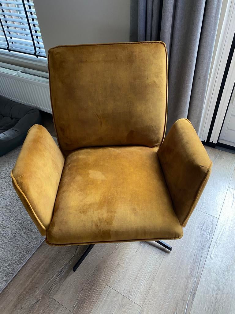 Te koop, mooie velvet okergele fauteuil!, Huis en Inrichting, Fauteuils, Ophalen, Gebruikt, Minder dan 75 cm, 75 tot 100 cm
