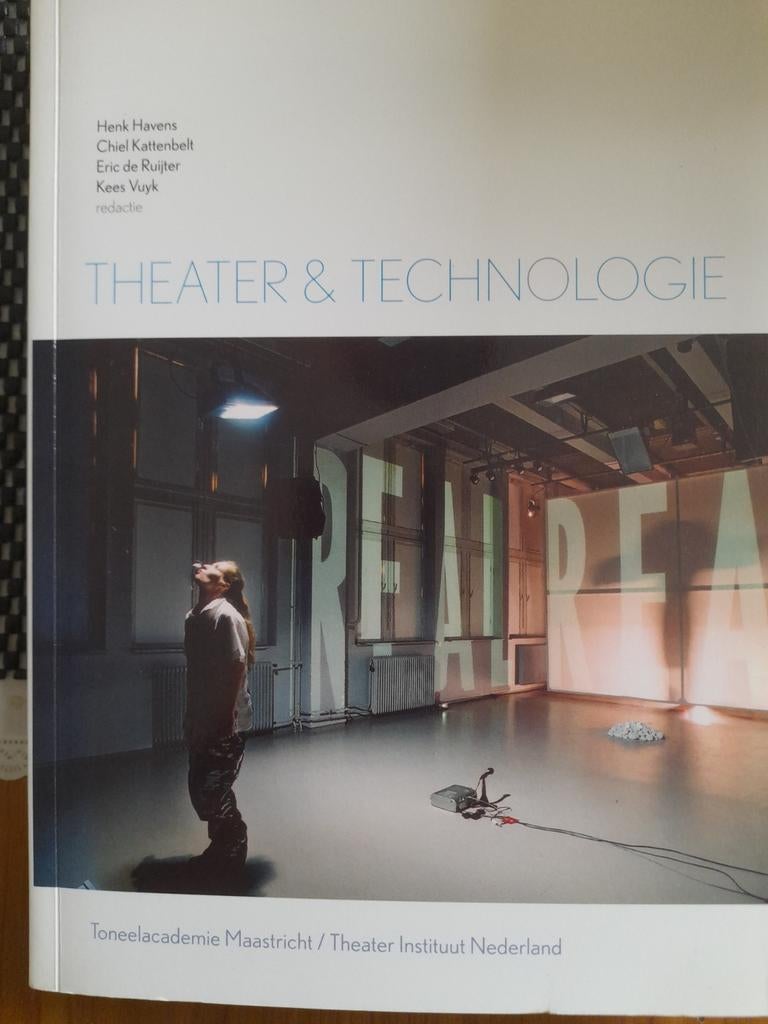 Theater & Technologie - Boek over toneeltechniek, Boeken, Kunst en Cultuur | Dans en Theater, Zo goed als nieuw, Toneel, Ophalen of Verzenden