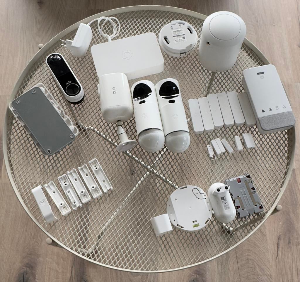 Verisure- Arlo Alarmsysteem 2024, Doe-het-zelf en Verbouw, Ophalen, Zo goed als nieuw, Compleet systeem