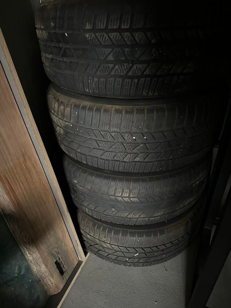 Winterbanden en velgen VW Transporter 235/55/17, Ophalen, Banden en Velgen, 17 inch, Winterbanden