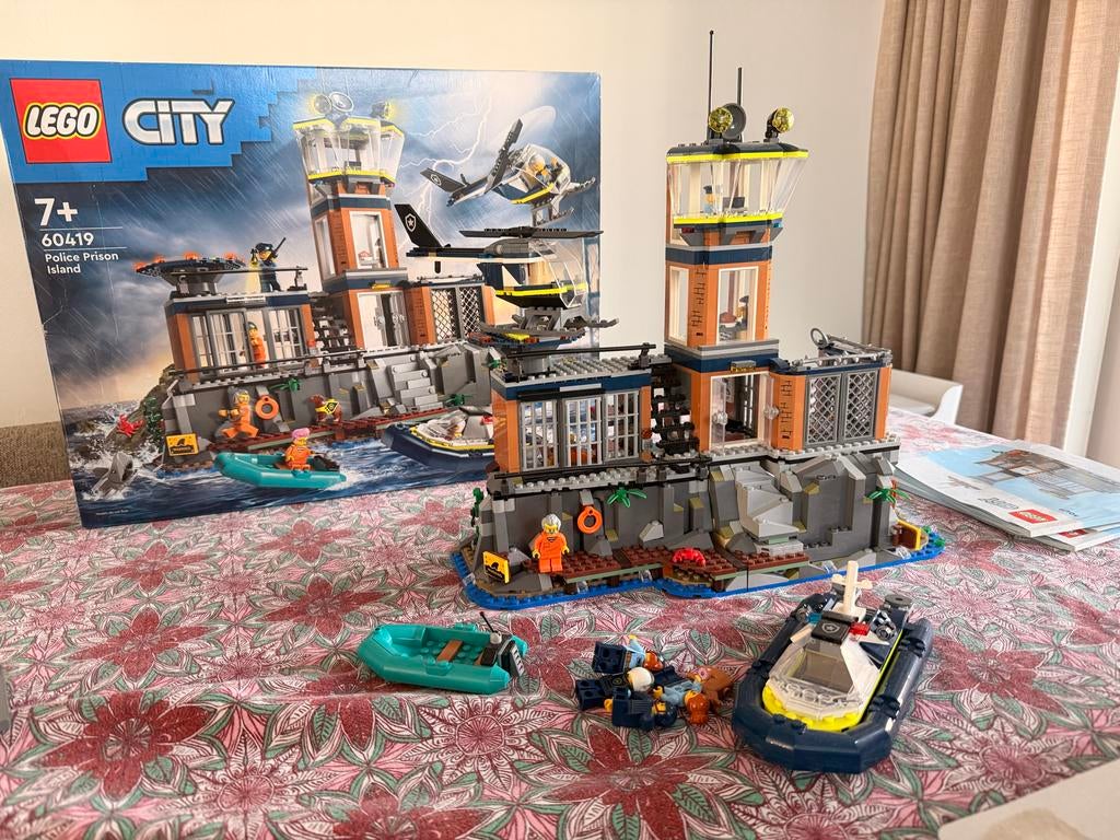 Lego City 60419 Politiegevangeniseiland - 99% Compleet, Ophalen of Verzenden, Zo goed als nieuw, Complete set, Lego