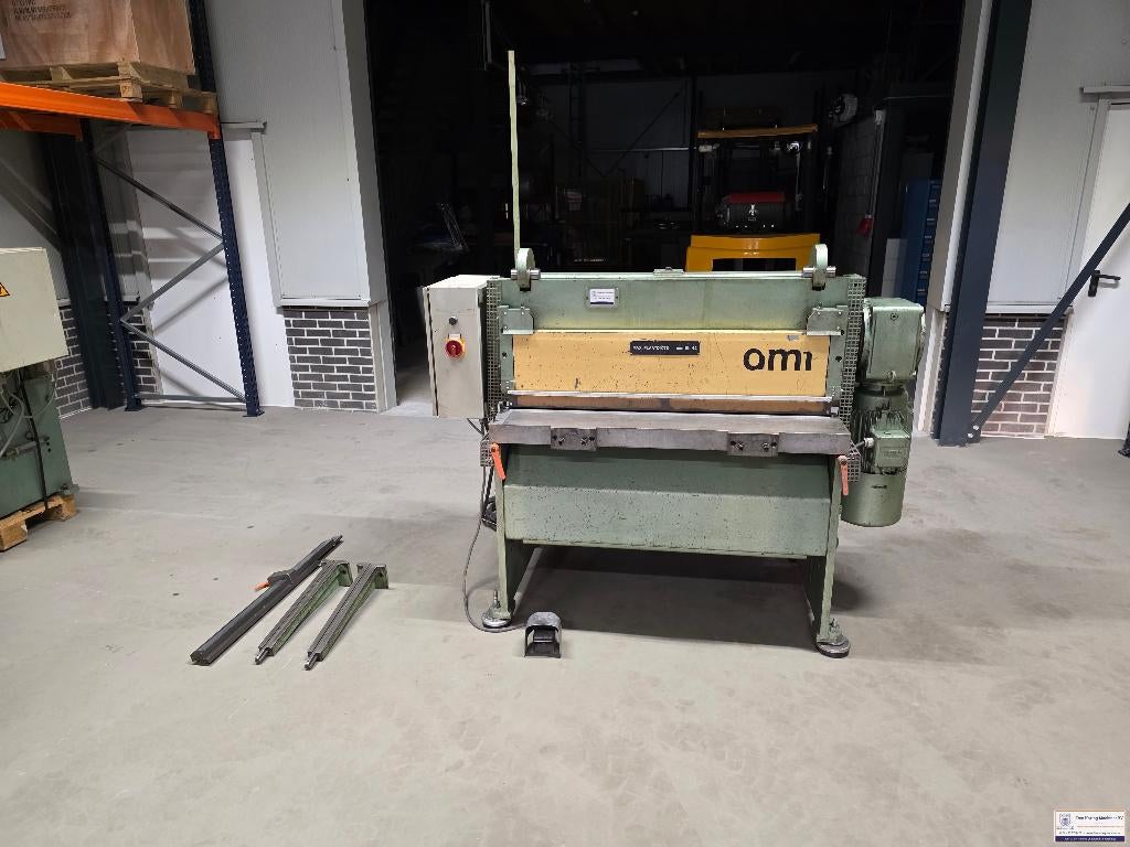 DMF compact en stil 1050x4mm knipschaar knipbank achteraansl, Doe-het-zelf en Verbouw, Gereedschap | Overige machines, Ophalen