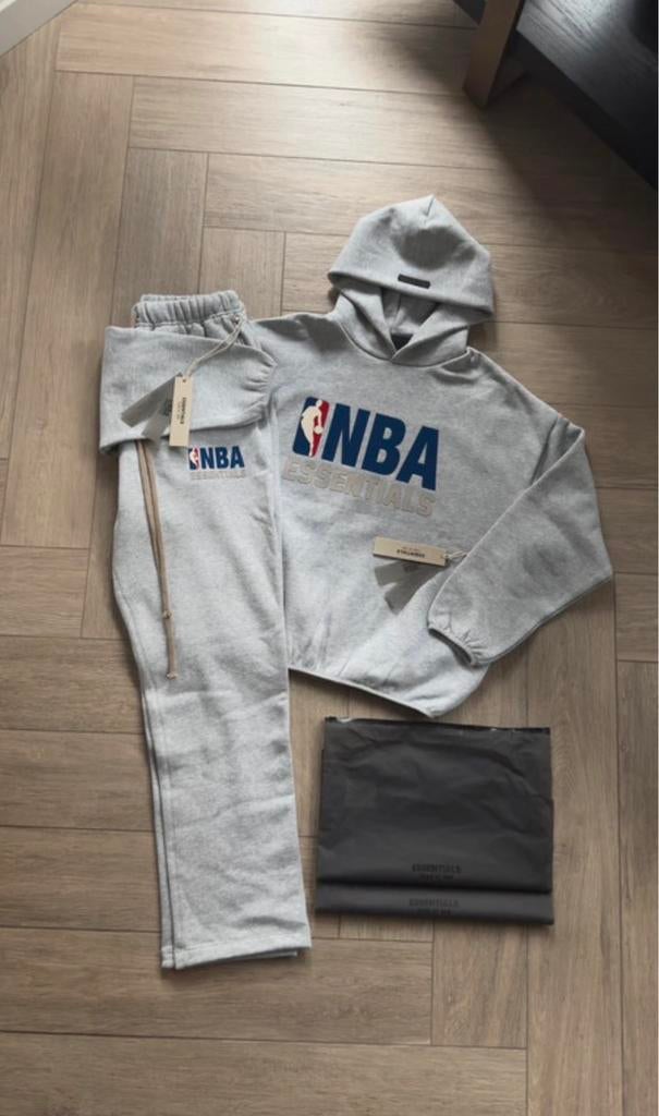 NBA Essentials Trainingspak – Nieuw met kaartjes, Ophalen of Verzenden, Zo goed als nieuw, Grijs
