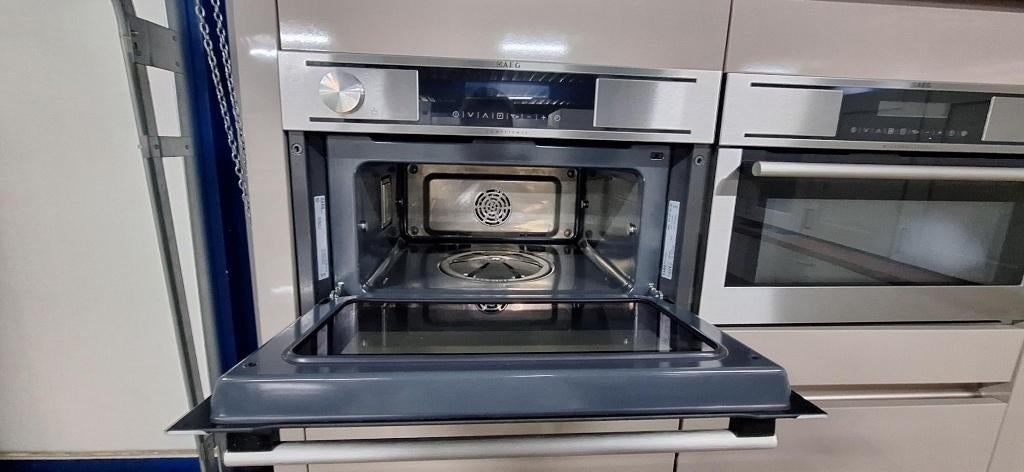 Complete keuken Compleet met APP 120Keukens op voorraad 2860, Ophalen of Verzenden, Zo goed als nieuw, Hoekkeuken, Met kookeiland
