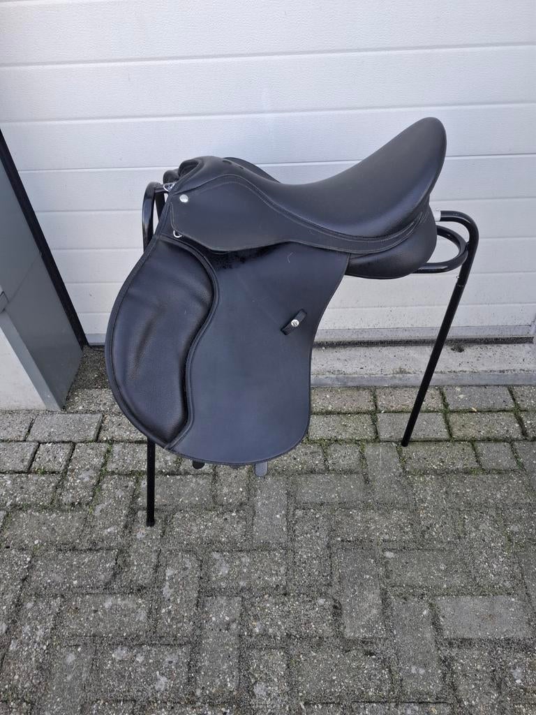 Wintec 500 vzh 17, Dieren en Toebehoren, Paarden en Pony's | Zadels, Dressuur, Ophalen of Verzenden, Zo goed als nieuw