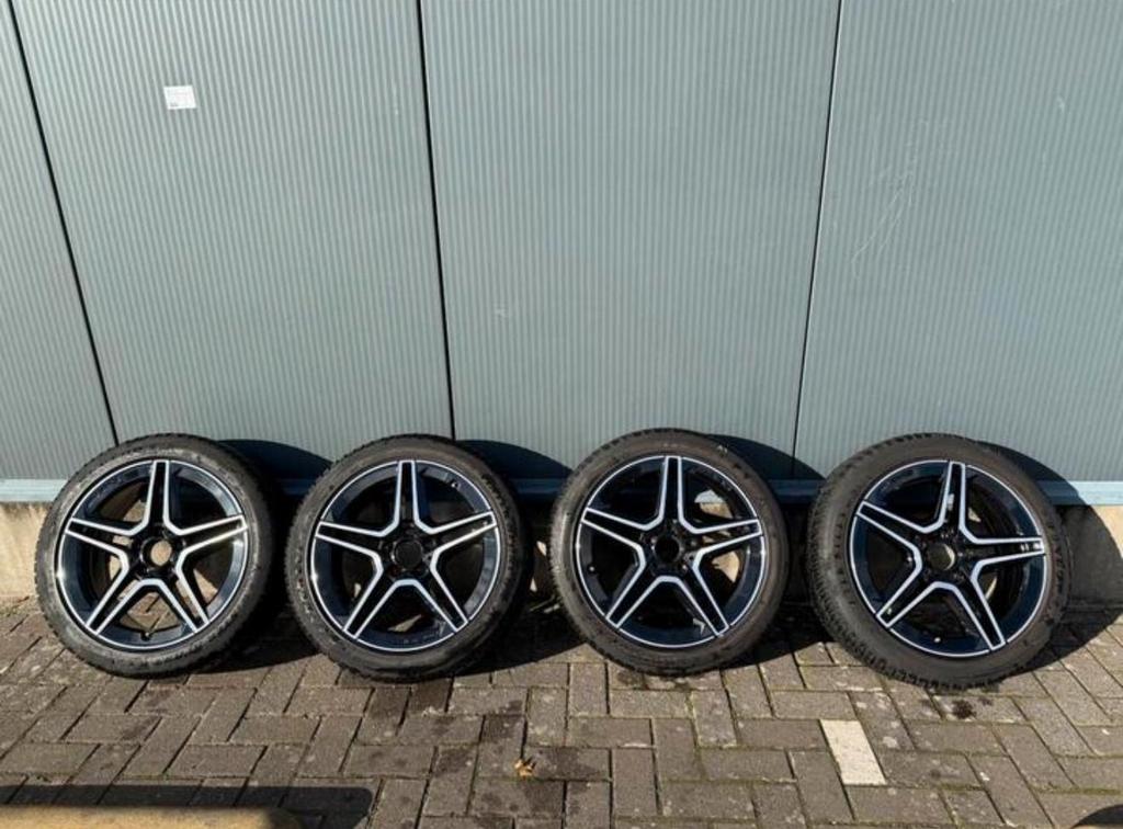 Mercedes A-klasse Winterset 255/45R18 Velgen + Banden, Auto-onderdelen, Banden en Velgen, 18 inch, Gebruikt, 255 mm, Banden en Velgen