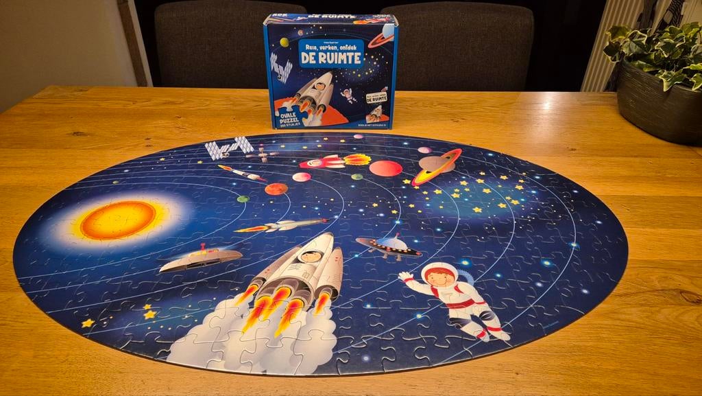 Ruimte Puzzel - 205 Stukjes, Hobby en Vrije tijd, Ophalen of Verzenden, Minder dan 500 stukjes, Zo goed als nieuw, Legpuzzel