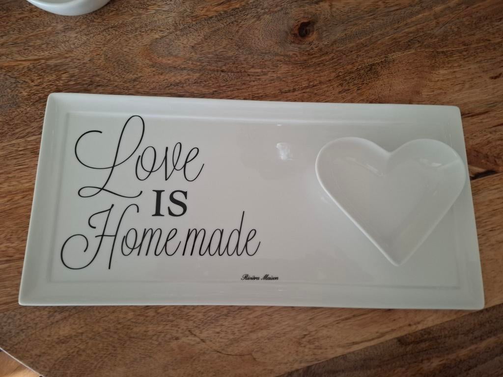 Riviera Maison Serveerschaal 'Love is Homemade', Porselein of Keramiek, Schaal, Ophalen of Verzenden, Zo goed als nieuw
