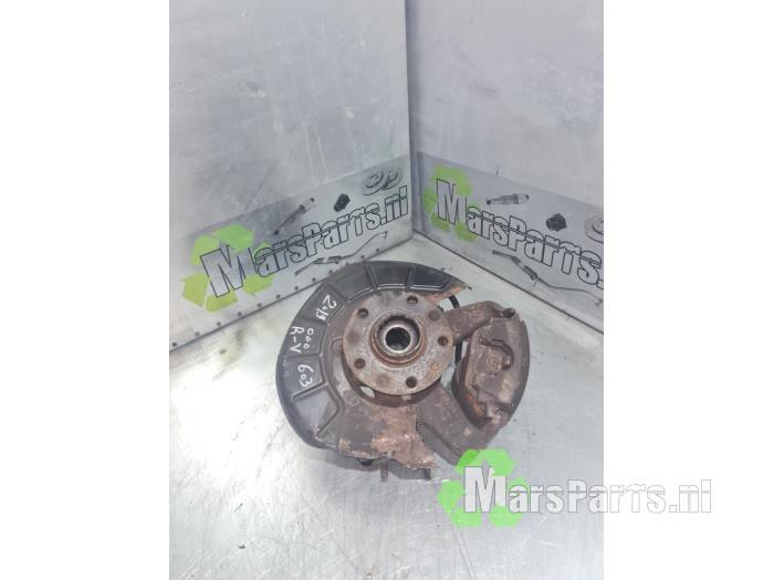 Fusee rechts-voor van een Volkswagen Golf, Gebruikt, -, Volkswagen, -