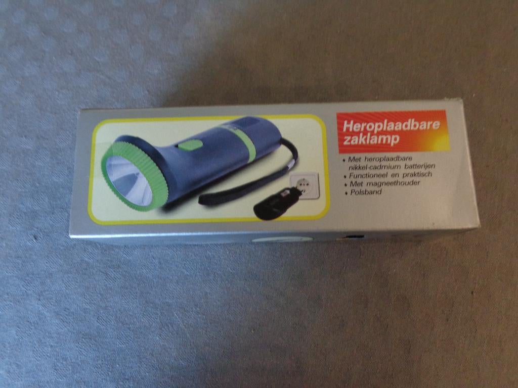 Nieuwe Oplaadbare zaklamp, Caravans en Kamperen, Ophalen of Verzenden, Nieuw, Accu