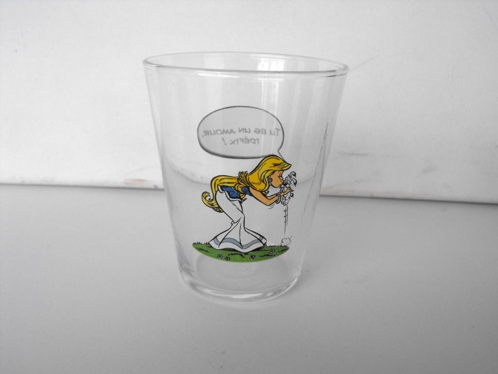Asterix en Obelix glas Falbalamet Idefix conisch glas, Ophalen of Verzenden, Asterix en Obelix, Zo goed als nieuw, Gebruiksvoorwerp