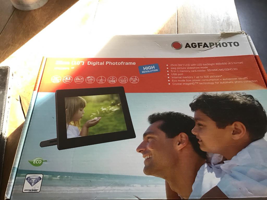 AgfaPhoto 10" Digitale Fotolijst, Ophalen of Verzenden, Zo goed als nieuw, Minder dan 1 GB, 8 tot 12 inch