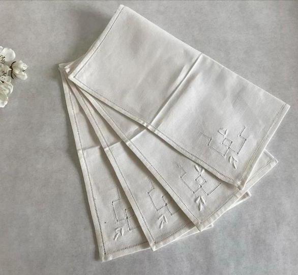 Mooie vintage witte servetten 4x, Antiek en Kunst, Antiek | Kleden en Textiel, Ophalen of Verzenden