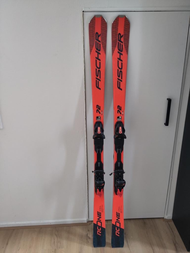 Fischer RC One 170cm 2020/2021 (met beschadiging), Sport en Fitness, Skiën en Langlaufen, Ophalen of Verzenden, 160 tot 180 cm