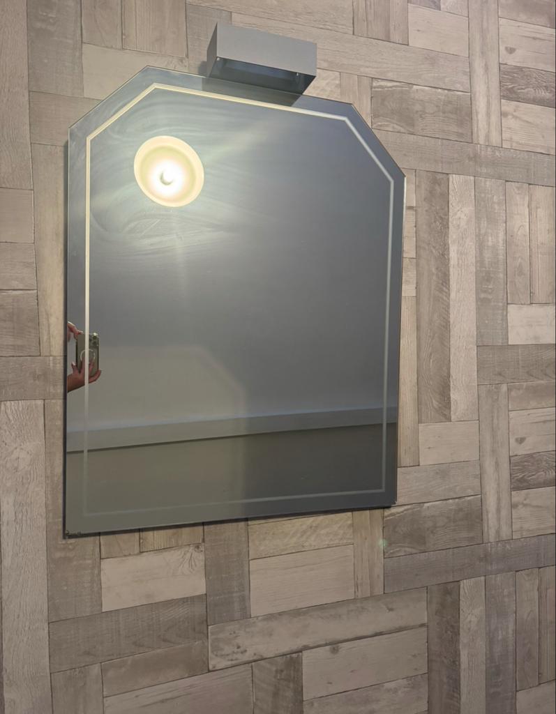 Moderne spiegel met verlichting - Zo goed als nieuw!, Ophalen, 100 tot 150 cm, Zo goed als nieuw, Rechthoekig
