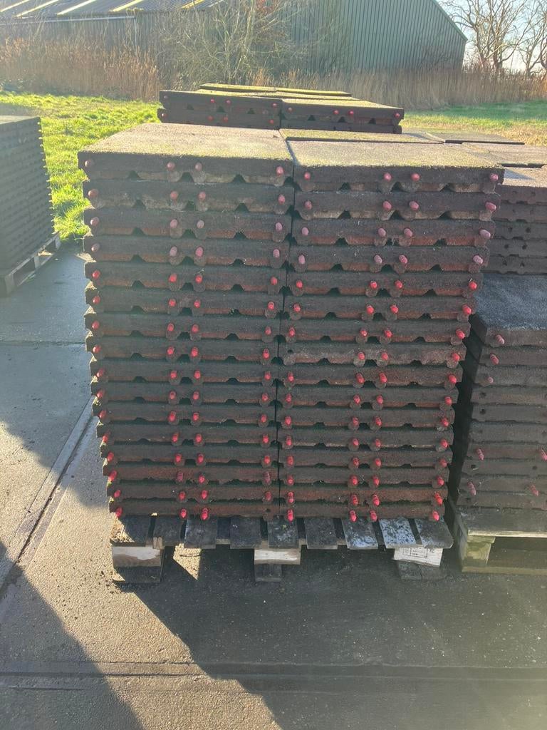 40 vochtdoorlatende rubberen tegels 50x50x6,5cm, Dieren en Toebehoren, Stalling en Weidegang
