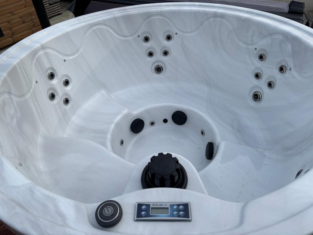 Spa hottub 200 cm  I Red Cedar I Garantie I 2025 opruiming, Ophalen, Filter, 8431 NA, Buurstede 17, Wellness4Fun