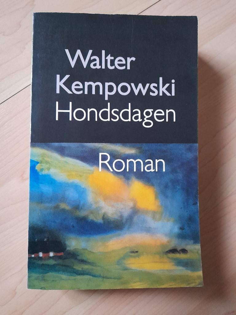 HONDSDAGEN door Walter Kempowski, Ophalen of Verzenden, Gelezen