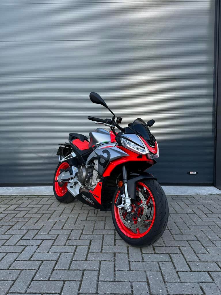 Aprilia Tuono 660 iridium Grey, Motoren, Motoren | Aprilia, 2 cilinders, 660 cc, Particulier, 12 t/m 35 kW