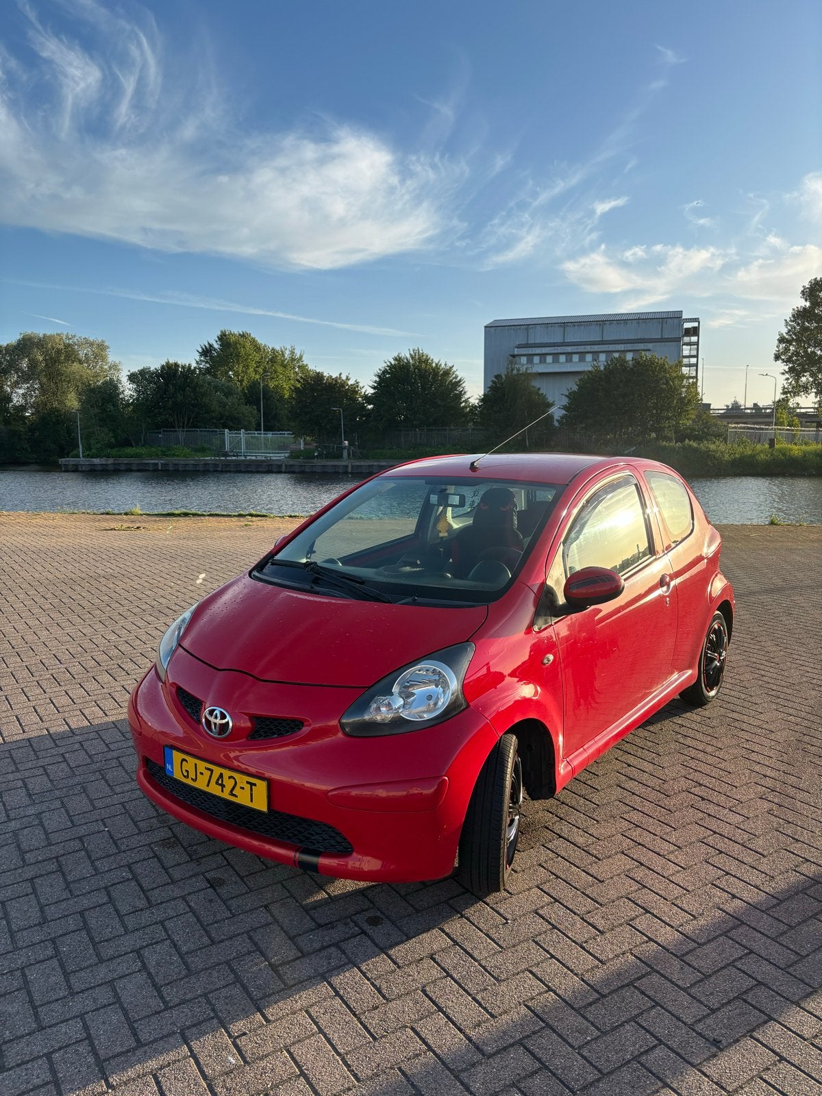 Toyota Aygo 1.0 12V Vvt-i 3DRS MMT 2008 Rood, Voorwielaandrijving, Stof, 4 stoelen, 68 pk