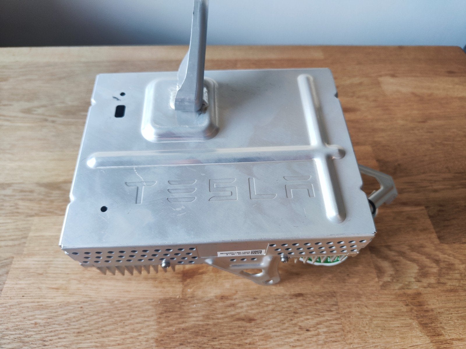 Tesla model 3 External Amplifier, Auto-onderdelen, Overige Auto-onderdelen, Ophalen of Verzenden, Gebruikt, Overige automerken