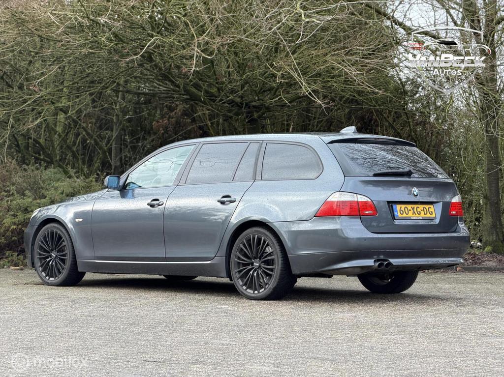 BMW 5-serie Touring 523i High Executive, Achterwielaandrijving, Bi-Xenon koplampen, 93 €/maand, Euro 4