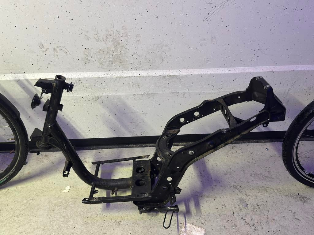 Snor frame zip 2010 met WOK, Motoren, Ophalen