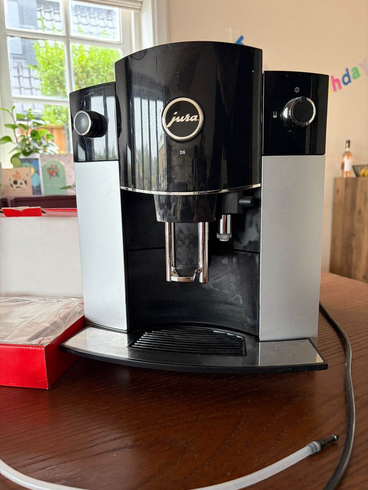 Jura D6 Koffiemachine onlangs gereviseerd, Witgoed en Apparatuur, Ophalen, Afneembaar waterreservoir, Gebruikt, Koffiemachine