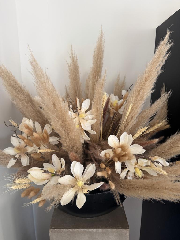 Prachtig kunstbloemstuk met pampasgras en magnolia's, Binnen, Textiel, Ophalen of Verzenden, Zo goed als nieuw