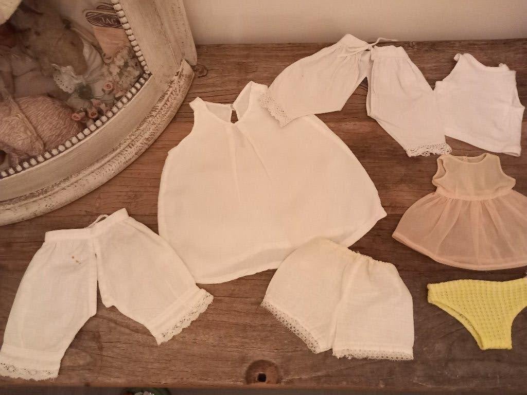 Div, Antieke en oude poppen kleertjes 9 stuks ondergoed., Ophalen, Gebruikt, Kleertjes