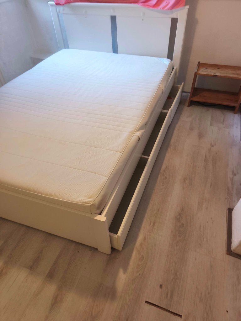 Foto 3 van IKEA SONGESAND bed 140x200 met 4 lades + HÖVÅG matras
