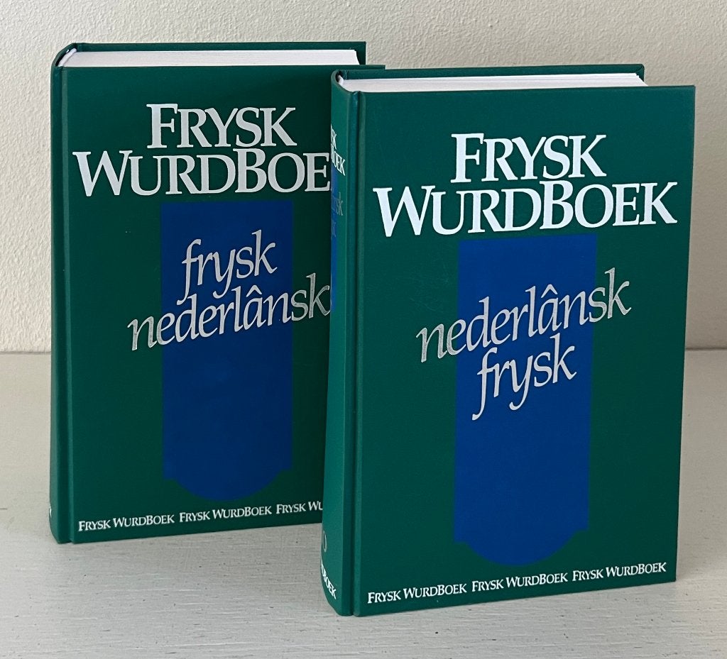 2 x Frysk Wurdboek - Nederlânsk-Frysk - Frysk-Nederlânsk, Boeken, Ophalen of Verzenden, Zo goed als nieuw, Overige uitgevers