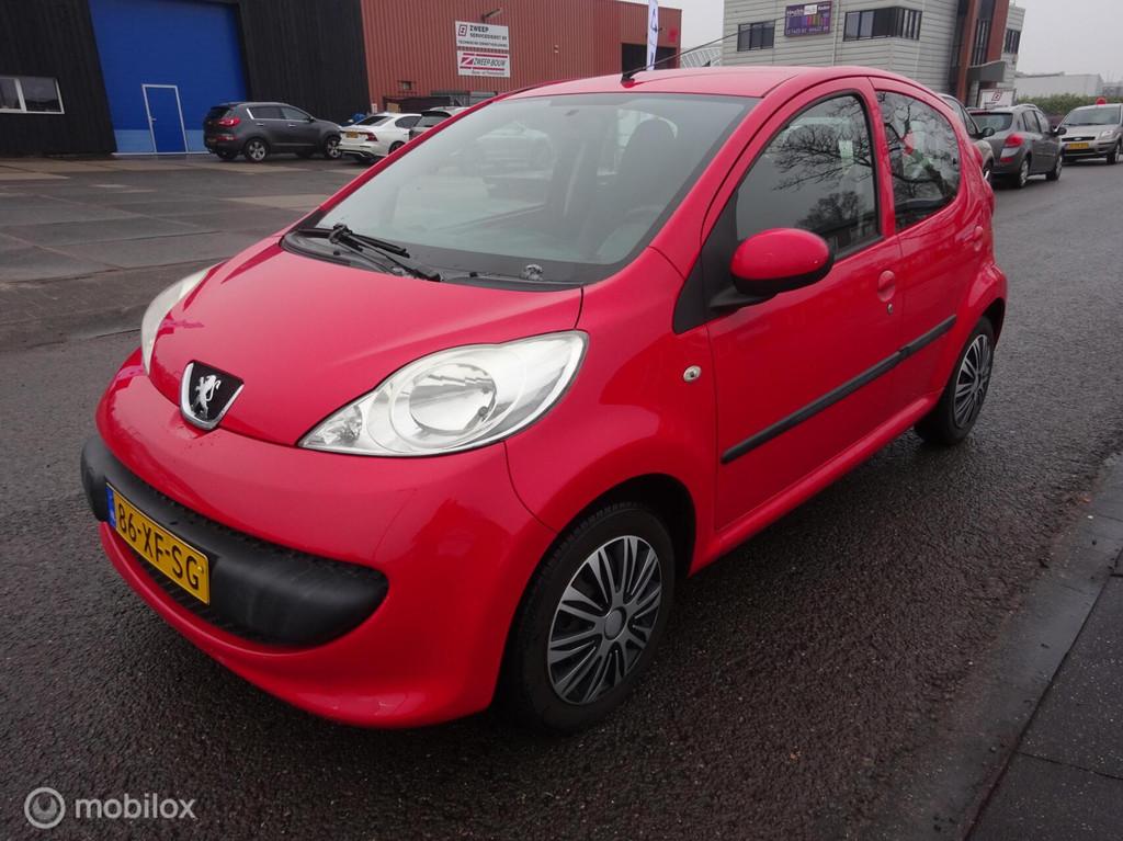 Peugeot 107 1.0-12V XS, Voorwielaandrijving, Gebruikt, 4 stoelen, 68 pk