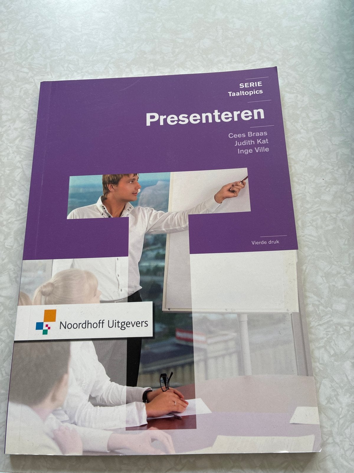 Presenteren - Serie Taaltopics (Vierde druk), Boeken, Ophalen of Verzenden, Gamma, Zo goed als nieuw, HBO