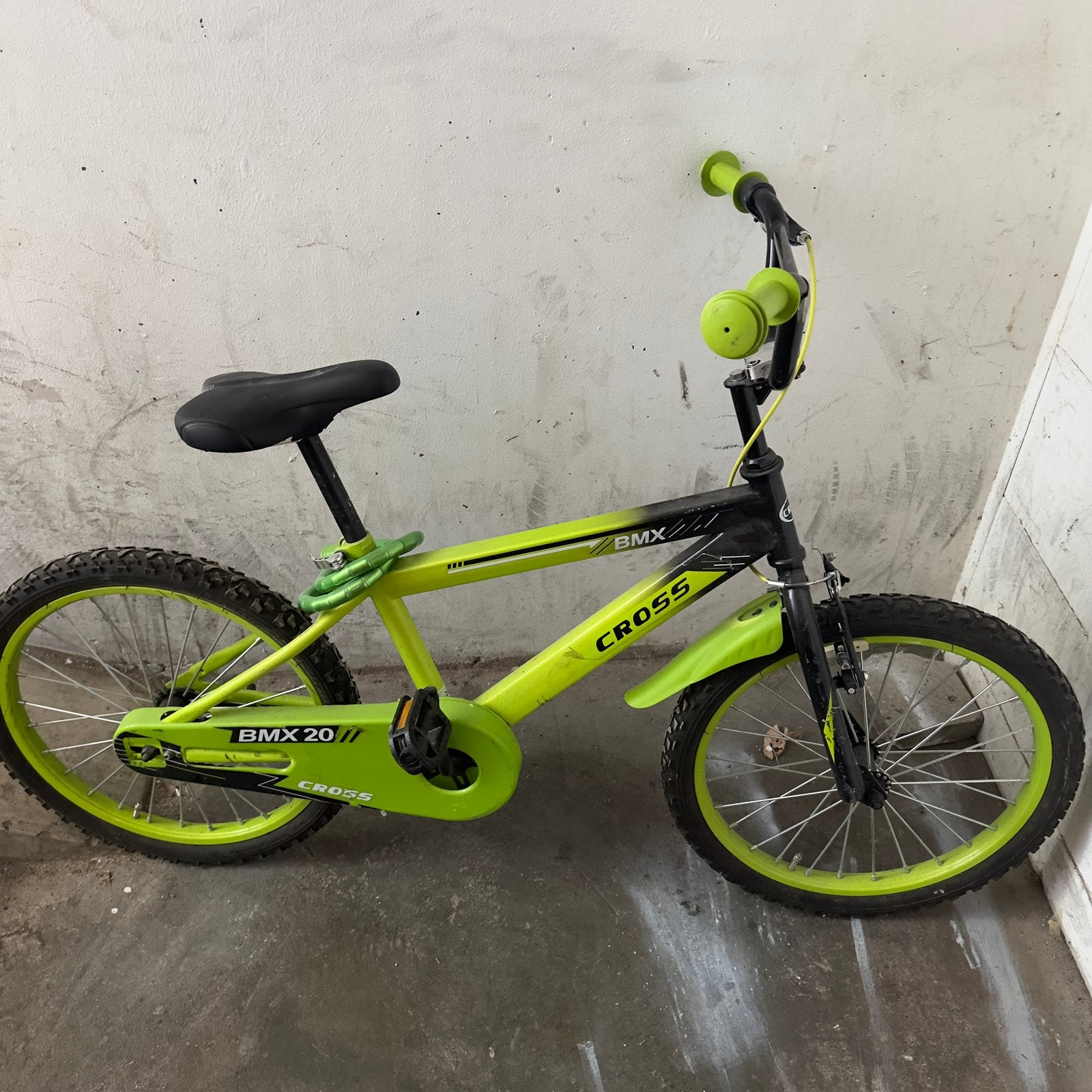 BMX CROSS  fiets + kniebeschermers set, Ophalen, Zo goed als nieuw, 20 inch, Handrem