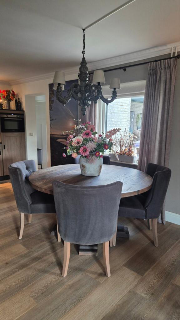 Massief eiken ronde tafel met 5 Olav stoelen, Ophalen, 4 tot 6 stoelen