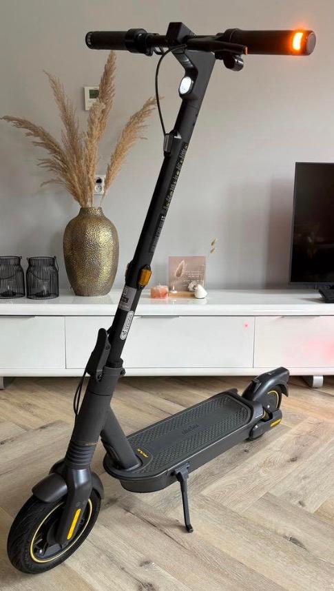Ninebot segway G2 MAX, Fietsen en Brommers, Steps, Ophalen, Zo goed als nieuw, Elektrische step (E-scooter)