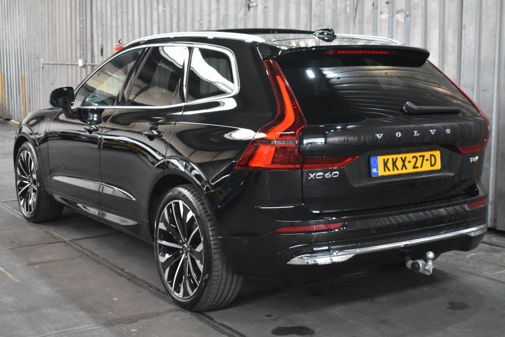 Volvo XC60 T8 406pk AWD Ultra Bright Executive Edition | Tre, Auto's, Automaat, Gebruikt, 4 cilinders, 24 maanden