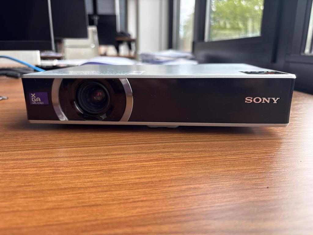 Sony VPL-CX21 XGA Beamer - Compact en Krachtig, Computers en Software, Videokaarten, Zo goed als nieuw, GDDR6, Ophalen