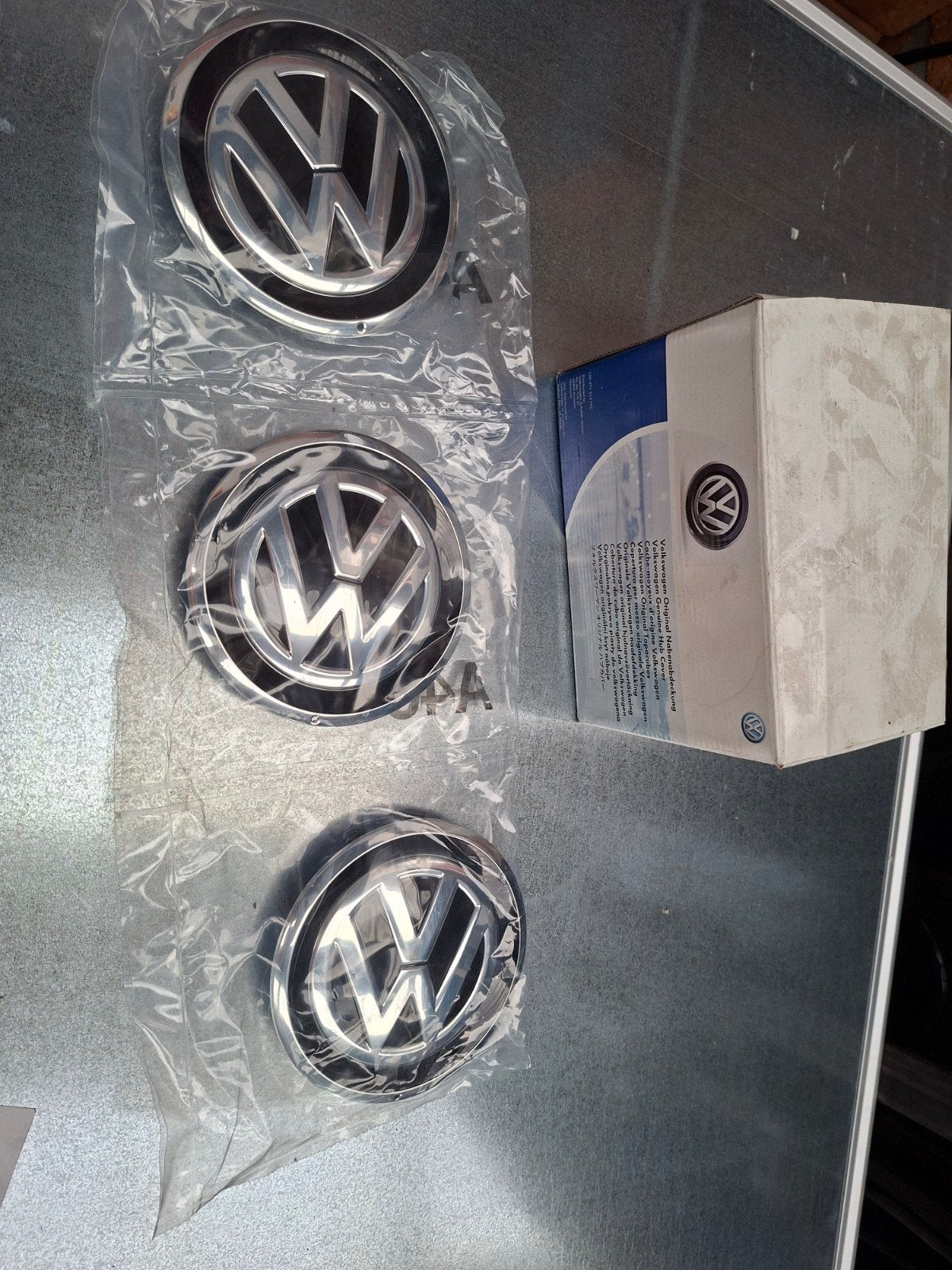 3 Nieuwe Originele Volkswagen Naafdoppen, Ophalen of Verzenden
