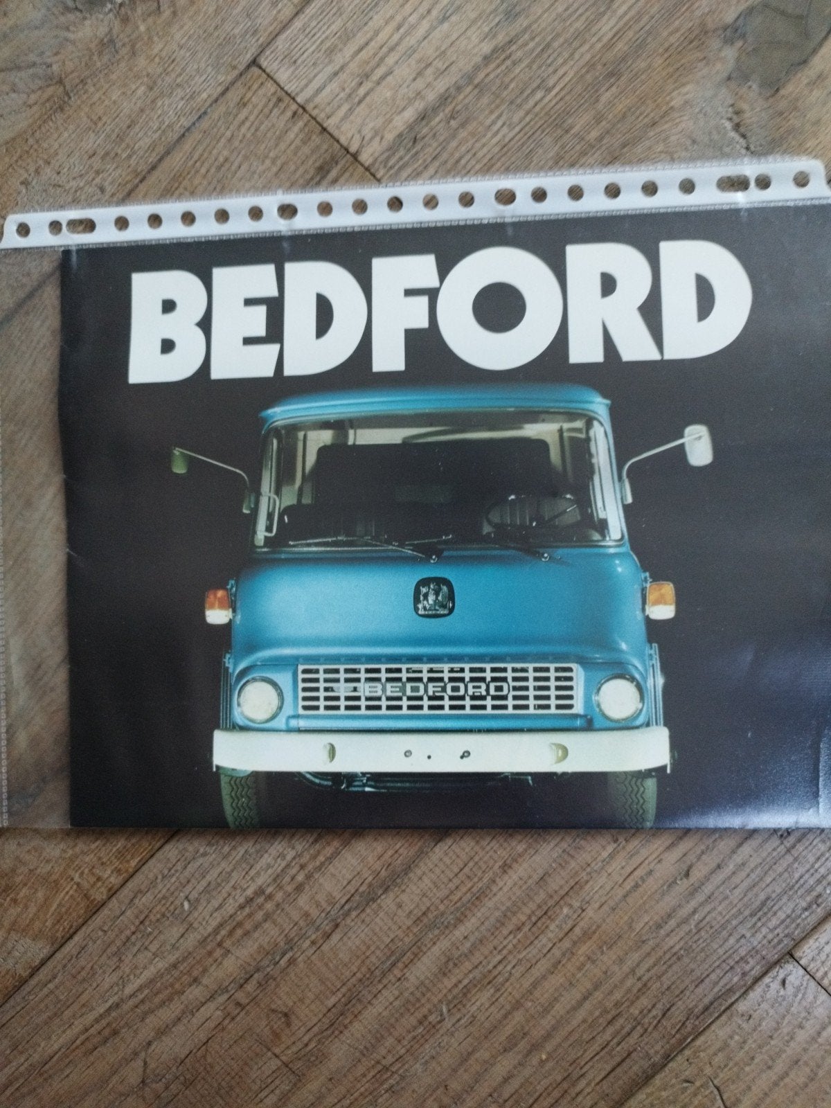 Bedford Transport folder uit 1974 - 8 pagina's, Bedford, Ophalen of Verzenden, Zo goed als nieuw, Overige merken