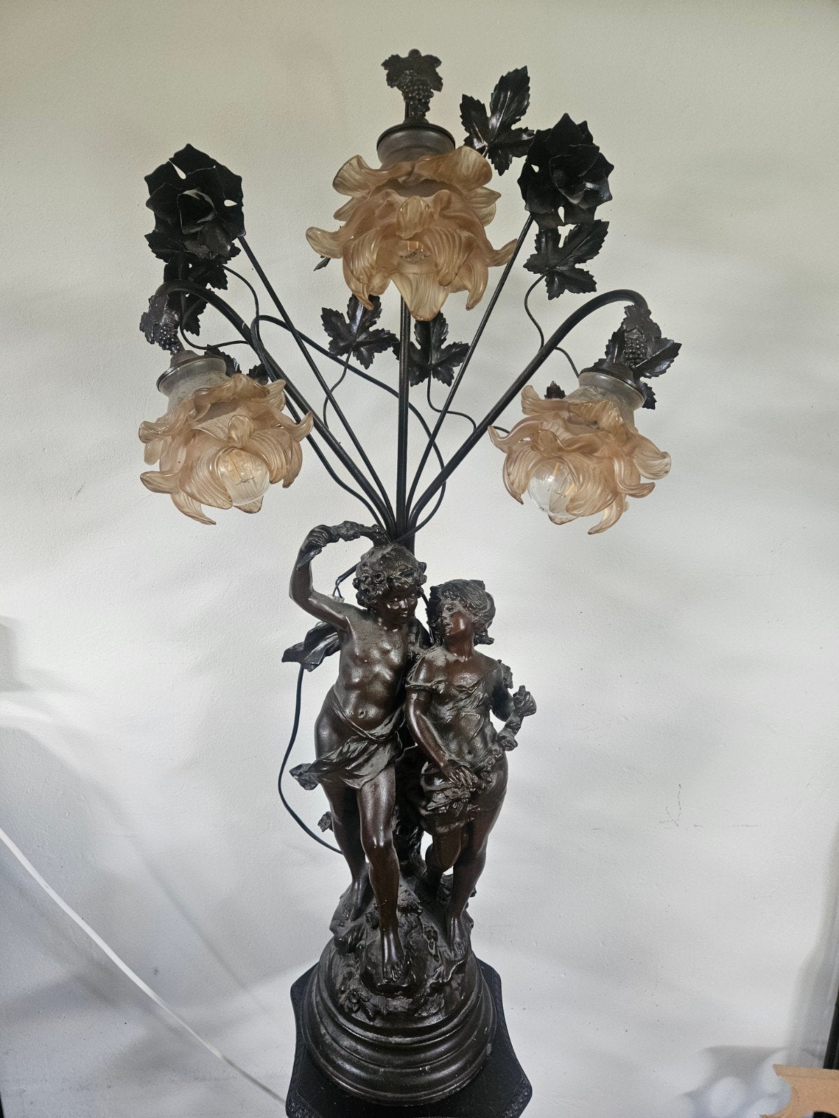Antieke bronzen tafellamp / beeldlamp – Gesigneerd, Ophalen