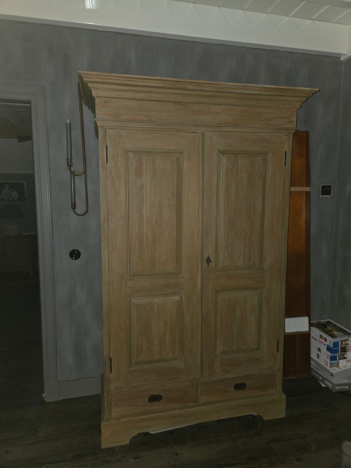 houten wandkast met twee deuren en lades, Ophalen, Zo goed als nieuw, 50 tot 75 cm, 200 cm of meer