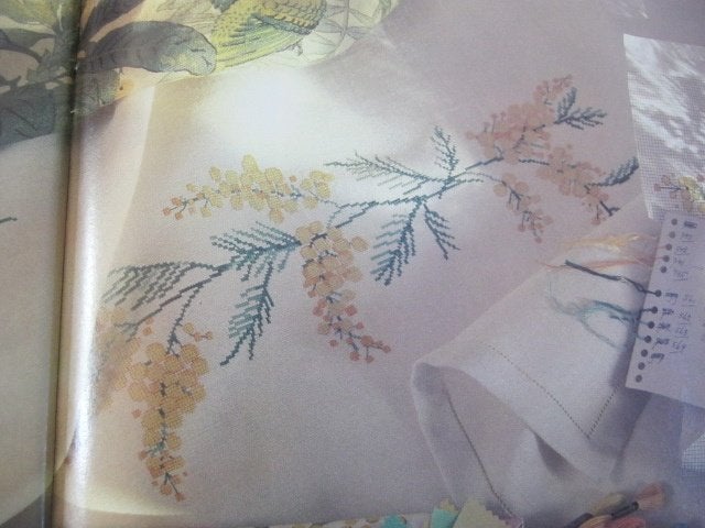 Borduurpatroon  Mimosa bloem tak  nr 9903, Verzenden, Nieuw, Handborduren, Patroon
